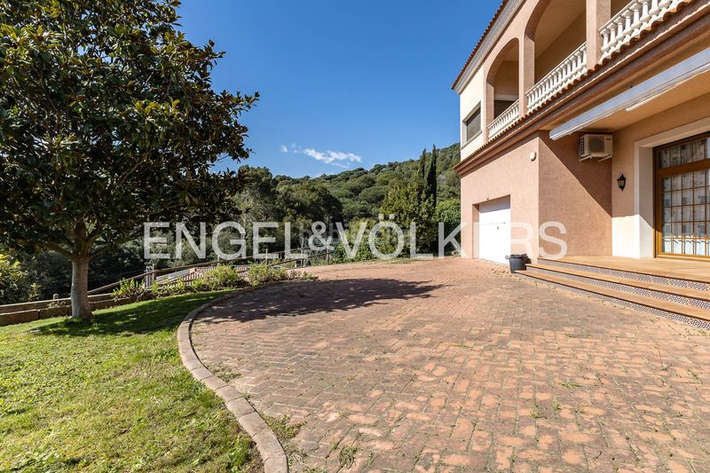 Foto 1f671cd3-7c08-4ed5-ab85-88483ddf2f2b. Casa amb calefacció aparcament a Vilanova del Vallès