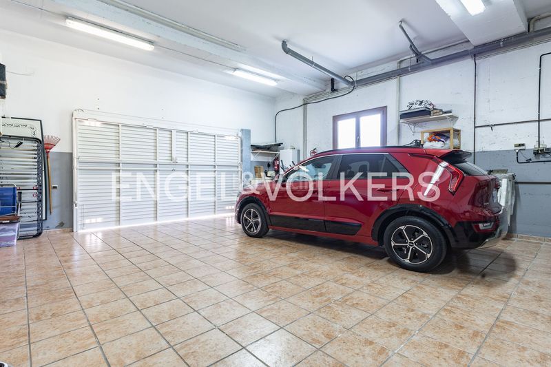 Foto 2330bf2f-9514-43dc-ae05-ed877ae33482. Casa amb calefacció aparcament a Vilanova del Vallès