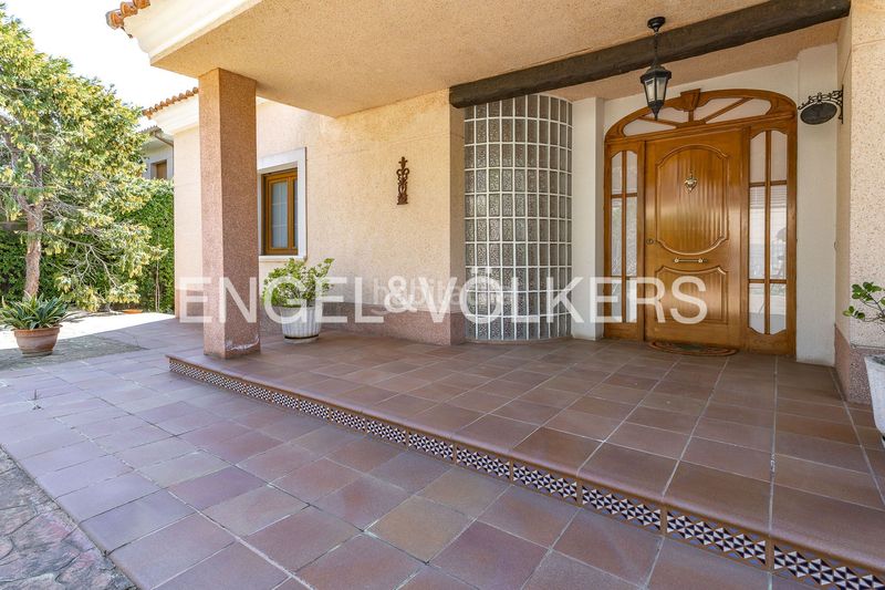 Foto 5998881a-5b4a-464e-b632-d09394ce8100. Casa amb calefacció aparcament a Vilanova del Vallès