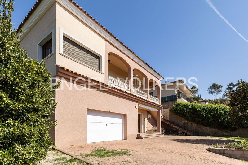 Foto 777225da-41c4-4eae-8cc8-99abf7378e1e. Casa amb calefacció aparcament a Vilanova del Vallès