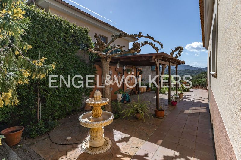 Foto 7fbe747e-33ad-408e-973f-c64f5b952e63. Casa amb calefacció aparcament a Vilanova del Vallès