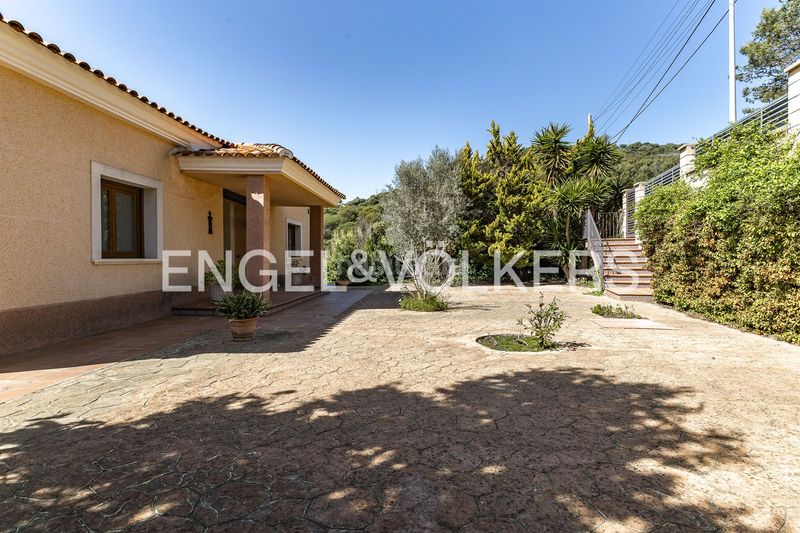 Foto b506309c-e439-4baf-9f89-b83936730167. Casa amb calefacció aparcament a Vilanova del Vallès