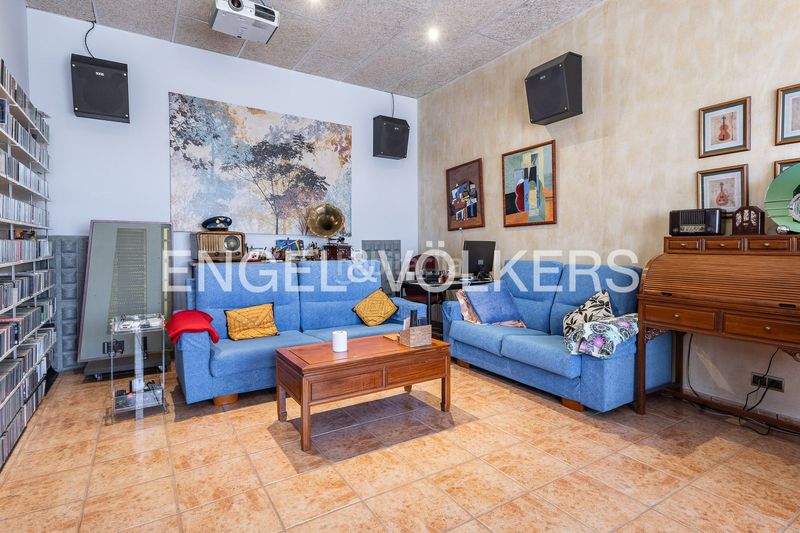 Foto c4b3c243-ad43-4ad9-a6e0-7caca2dedb76. Casa amb calefacció aparcament a Vilanova del Vallès