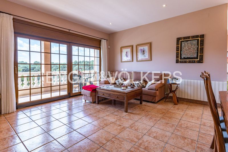 Foto c697cf2d-0e8f-46c9-8a88-e766176a8695. Casa amb calefacció aparcament a Vilanova del Vallès