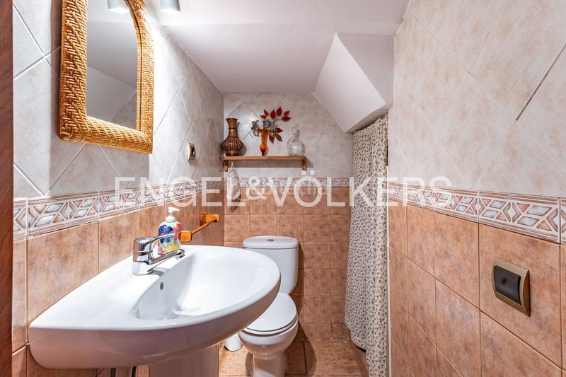 Foto d903d870-85e0-4055-8029-52622d9788a9. Casa amb calefacció aparcament a Vilanova del Vallès