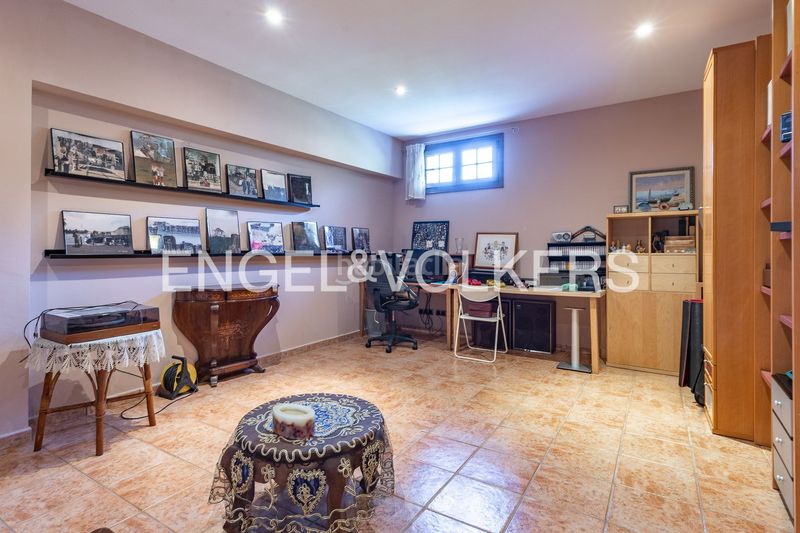 Foto efc8b870-4f0d-4969-94d1-6da81a78600d. Casa amb calefacció aparcament a Vilanova del Vallès