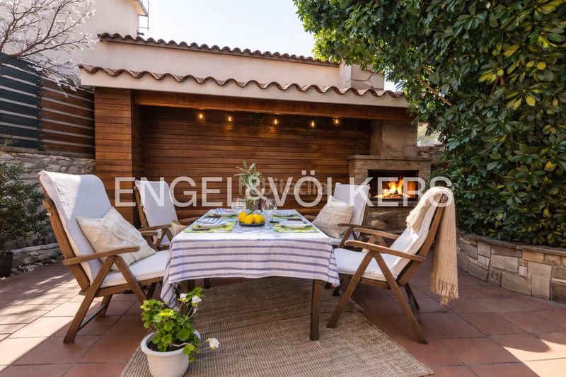 Foto 2a0e4dc8-f2d9-455a-af60-b2bb419a5d08. Casa amb calefacció aparcament piscina a Zona Alta Premià de Mar