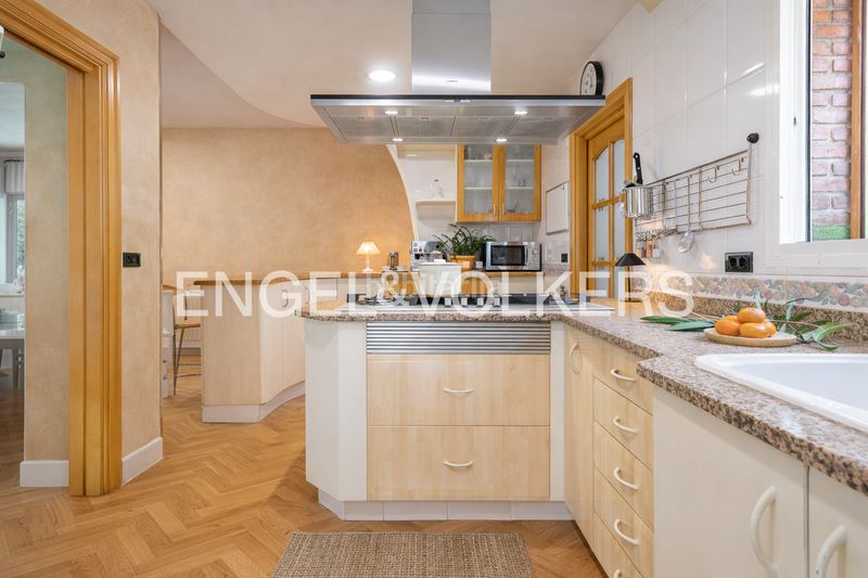 Foto 2ce6e76d-bea5-4169-ba36-0b9603939e09. Casa amb calefacció aparcament piscina a Zona Alta Premià de Mar