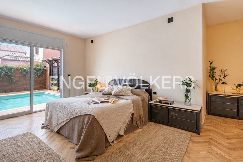 Foto 65256af4-f358-4714-afcb-8e8237422ff1. Casa amb calefacció aparcament piscina a Zona Alta Premià de Mar