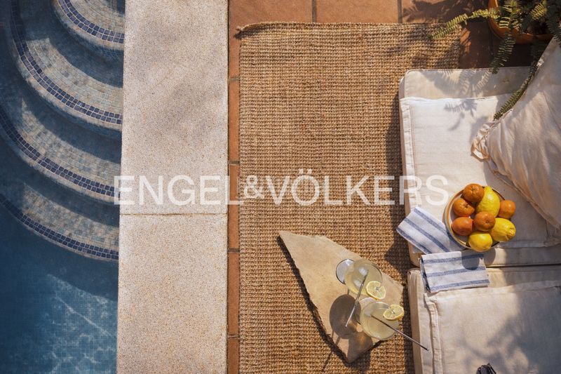 Foto 6caaa6d1-c3c4-4a5d-b416-36d3b8b423e0. Casa amb calefacció aparcament piscina a Zona Alta Premià de Mar