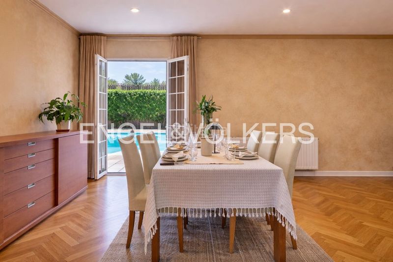 Foto 73b27054-6f16-437a-b829-53c5c1044ebd. Casa amb calefacció aparcament piscina a Zona Alta Premià de Mar