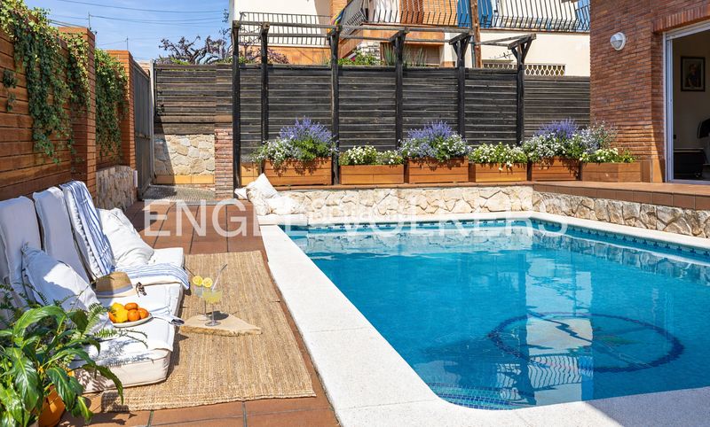 Foto 9f109bf0-7539-463c-9eb7-214b5dd74196. Casa amb calefacció aparcament piscina a Zona Alta Premià de Mar