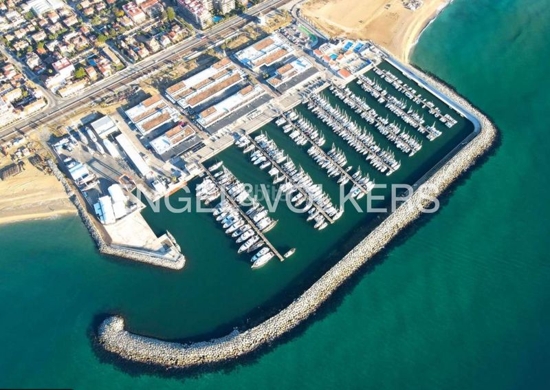 Foto ee1325dd-117b-4c4e-9660-5e0b47f11eed. Casa amb calefacció aparcament piscina a Zona Alta Premià de Mar