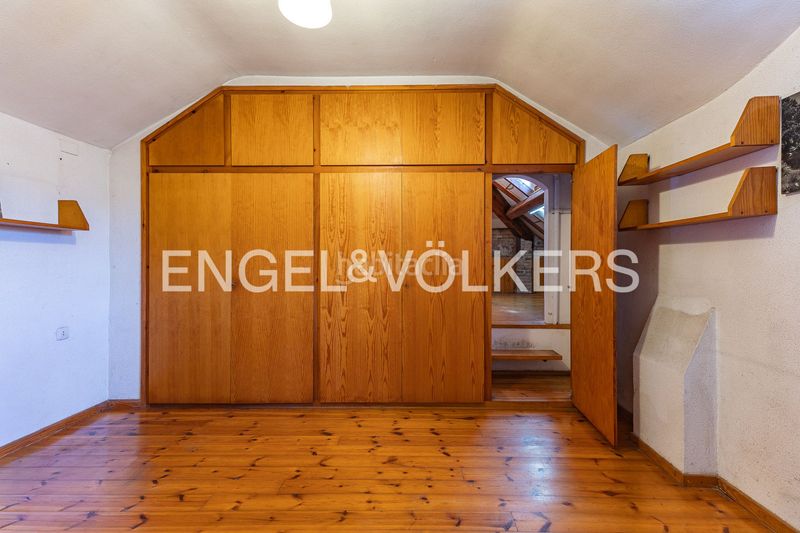 Foto 522356b2-4cc7-4d49-b44c-db377c8e1f85. Casa amb calefacció aparcament a Eixample Sant Cugat del Vallès