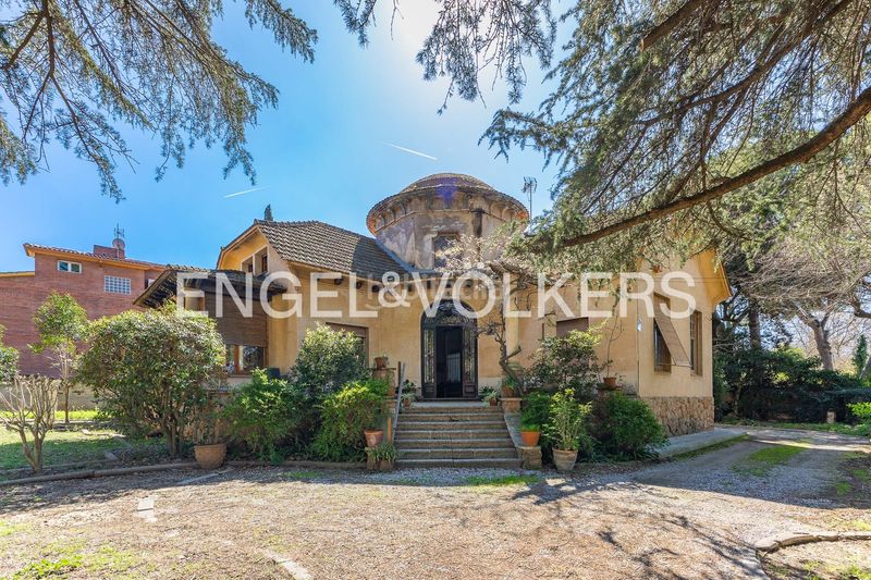 Foto 55ddb16c-9db4-4454-b5c6-fe348d26869e. Casa amb calefacció aparcament a Eixample Sant Cugat del Vallès