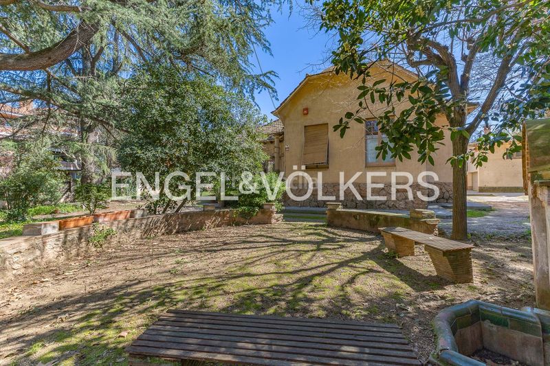 Foto c99886d1-4493-48b0-ba8c-4cd39755e277. Casa amb calefacció aparcament a Eixample Sant Cugat del Vallès
