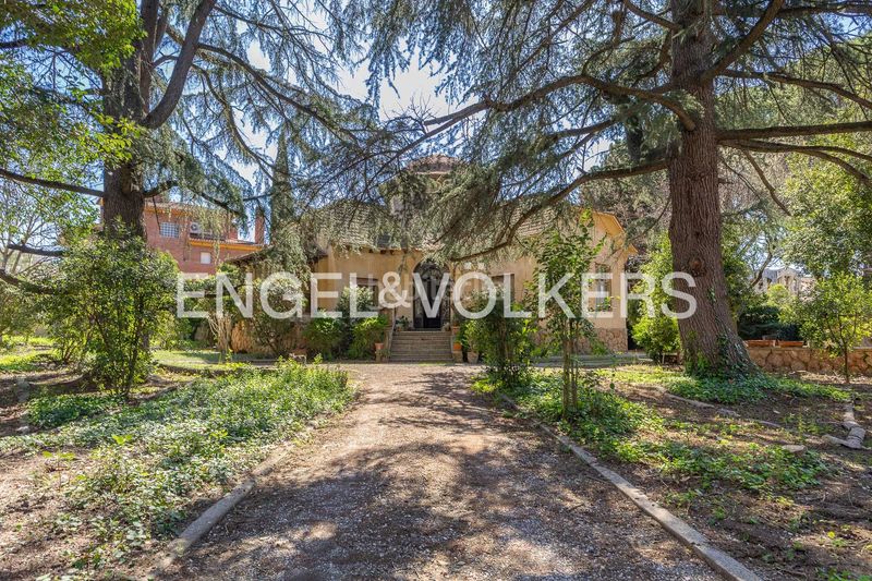 Foto c9a64156-a6f4-46e5-9189-eb9163d8618a. Casa amb calefacció aparcament a Eixample Sant Cugat del Vallès