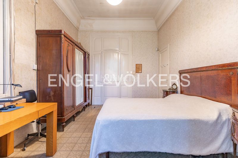 Foto fb7567dd-8b8d-4eeb-a6b8-1415c540db90. Casa amb calefacció aparcament a Eixample Sant Cugat del Vallès