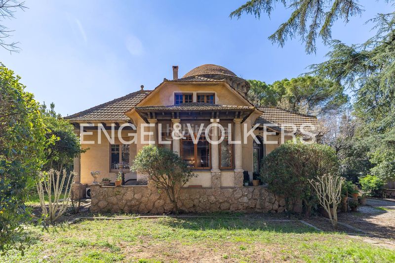 Foto ffac60e7-c774-477a-a6c7-fa383df27455. Casa amb calefacció aparcament a Eixample Sant Cugat del Vallès