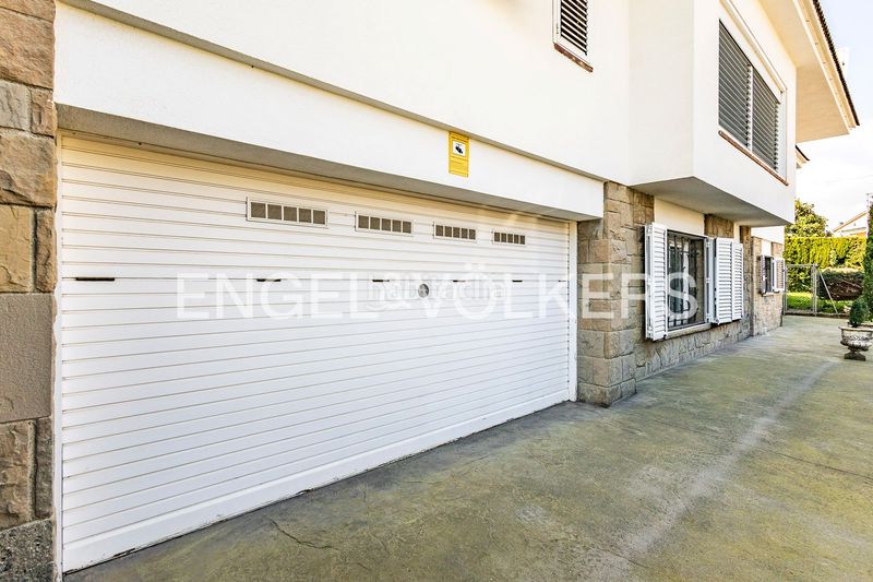 Foto 600631e2-5104-4ff7-9082-ab6ee5163437. Casa amb calefacció aparcament piscina a Abrera