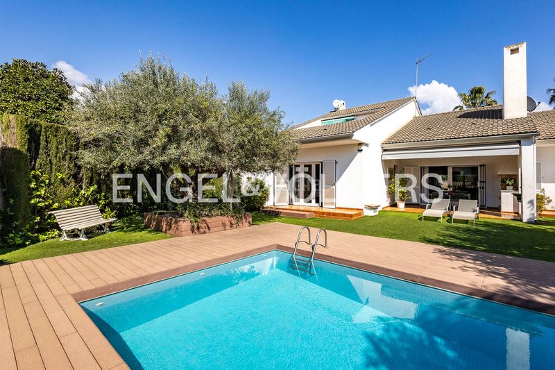 Foto 67cb6d8a-a3a0-4592-99e2-cd03d5a6494c. Casa amb calefacció aparcament piscina a Abrera