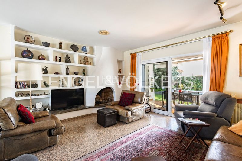 Foto 85f1c2a0-035d-47e6-8d2c-c49132102ab3. Casa amb calefacció aparcament piscina a Abrera