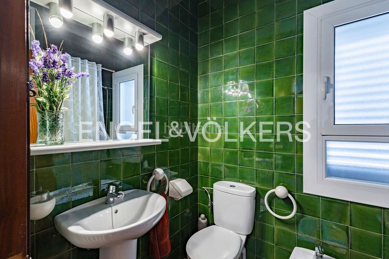 Foto da1db9d5-80aa-476b-a8f4-281dd9367858. Casa amb calefacció aparcament piscina a Abrera