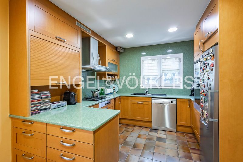 Foto eaafd9ca-8683-49c3-aec4-dc5020117892. Casa amb calefacció aparcament piscina a Abrera