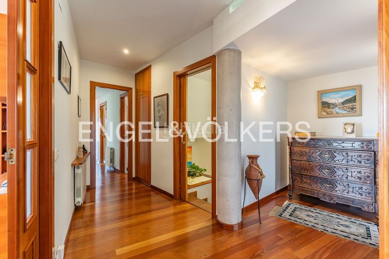 Foto 33cf7ebe-96fc-43b5-982d-75ffc299bef6. Casa amb calefacció aparcament a Font Verda Granollers