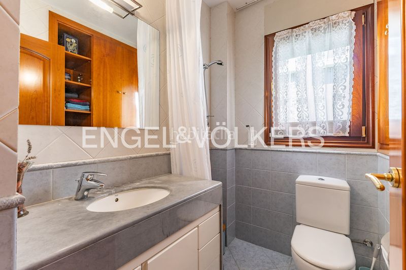 Foto 4d3aabab-2dda-4efd-a72d-62025c8ace0b. Casa amb calefacció aparcament a Font Verda Granollers