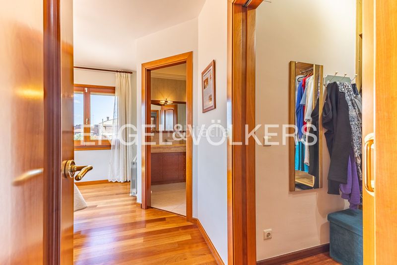 Foto 6ff36395-e593-4ab4-a999-1584b55a80d2. Casa amb calefacció aparcament a Font Verda Granollers