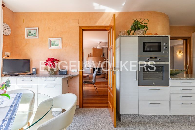 Foto becd87a4-41e0-4723-ada2-ac88b6d8ae37. Casa amb calefacció aparcament a Font Verda Granollers