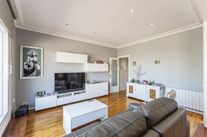 Foto 242c359f-eb52-4894-a9bc-77dd6ba648ea. Àtic amb calefacció a Baix Guinardó Barcelona