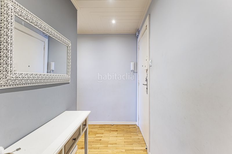 Foto 2ec9c5f5-411d-4cee-ac67-8380086a98ca. Àtic amb calefacció a Baix Guinardó Barcelona