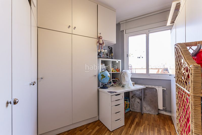 Foto 4a7eeb70-250b-4a94-bd17-da66eafa52e5. Àtic amb calefacció a Baix Guinardó Barcelona