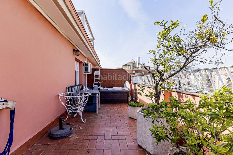 Foto c6171c58-df67-4ea9-971f-6a7c6d8775d2. Àtic amb calefacció a Baix Guinardó Barcelona