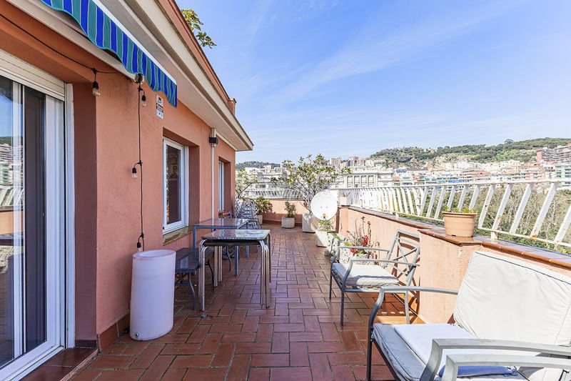 Foto ce0acb13-b987-49ee-8f1a-ff293a46daea. Àtic amb calefacció a Baix Guinardó Barcelona