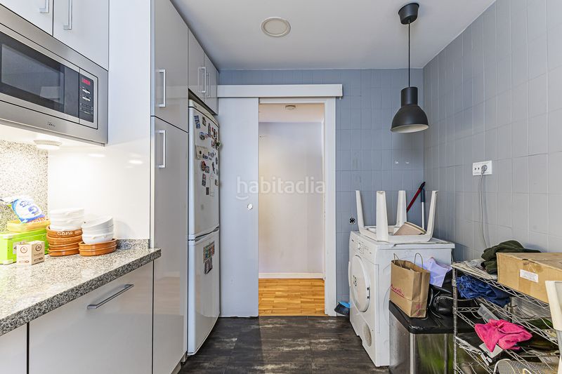 Foto cecb2311-9df0-4789-b52f-6182c9a09ae2. Àtic amb calefacció a Baix Guinardó Barcelona