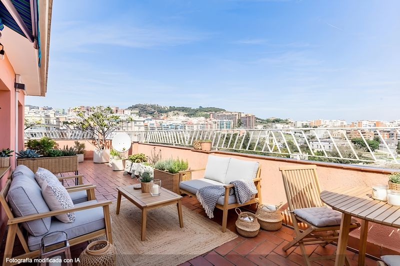 Foto de876947-d2e2-4b6e-bada-0e31a15a786d. Àtic amb calefacció a Baix Guinardó Barcelona