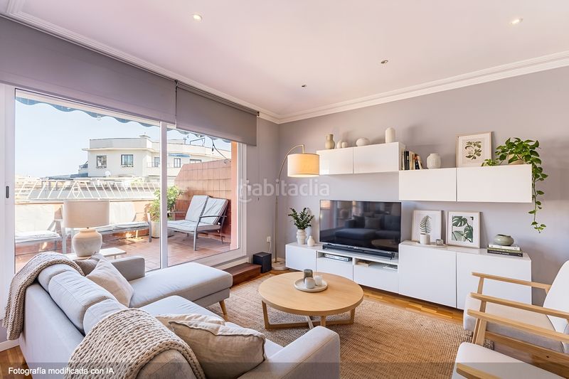 Foto fc181882-b85e-416e-ab6d-f74c3245ad96. Àtic amb calefacció a Baix Guinardó Barcelona