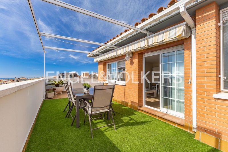 Foto 0947f289-d213-4a62-b695-4a10b29fc556. Àtic amb calefacció aparcament a Camí de la Serra Mataró