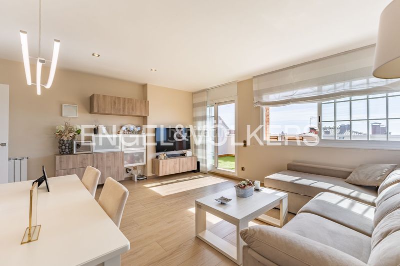 Foto 3d75e6c3-58e4-4882-ad5e-39909be066fc. Àtic amb calefacció aparcament a Camí de la Serra Mataró