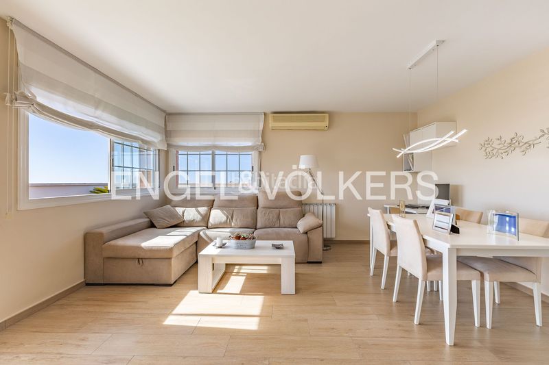 Foto 537b612d-2c08-4803-bfa6-b8a471ae0609. Àtic amb calefacció aparcament a Camí de la Serra Mataró