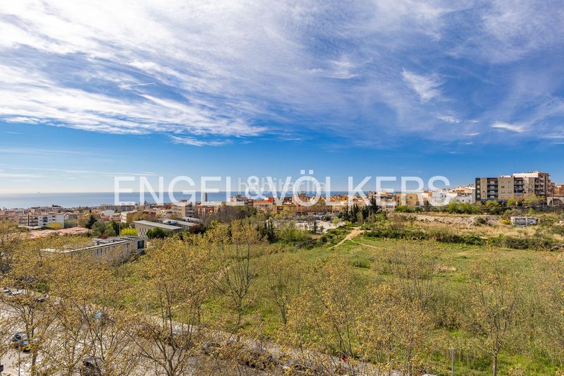 Foto 9b4d94af-4e31-4196-aacb-59c3d37ad9de. Àtic amb calefacció aparcament a Camí de la Serra Mataró