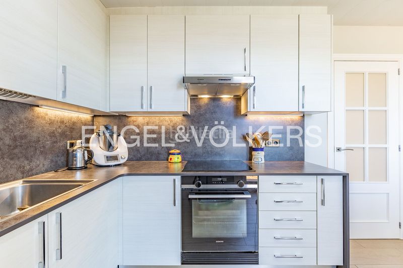 Foto b1b9cb3f-e7e8-49ee-aac4-8e8e53931cd5. Àtic amb calefacció aparcament a Camí de la Serra Mataró