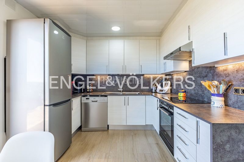 Foto b5158f40-b257-4c36-8e0e-17dfee63f98c. Àtic amb calefacció aparcament a Camí de la Serra Mataró