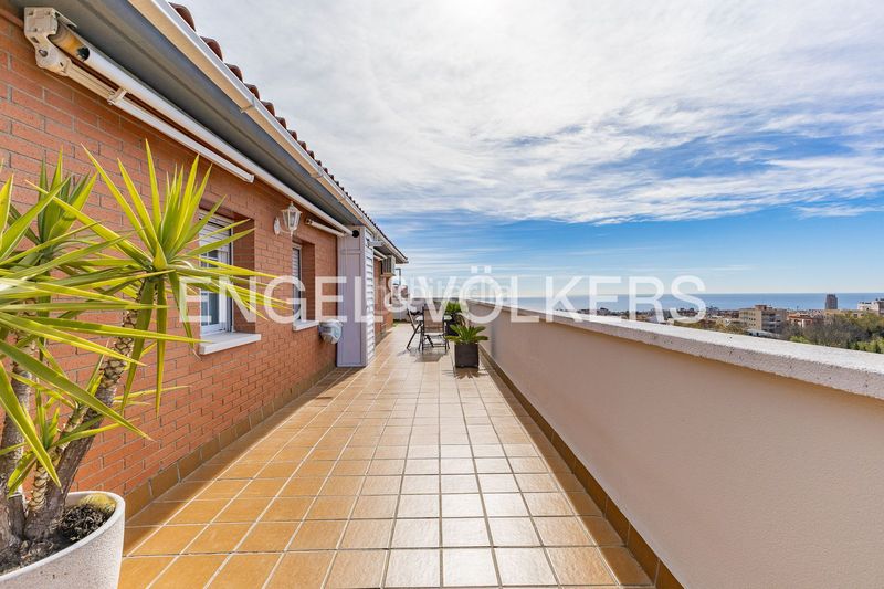 Foto da1d2473-45fa-4ef1-95f5-b6d5b378df62. Àtic amb calefacció aparcament a Camí de la Serra Mataró