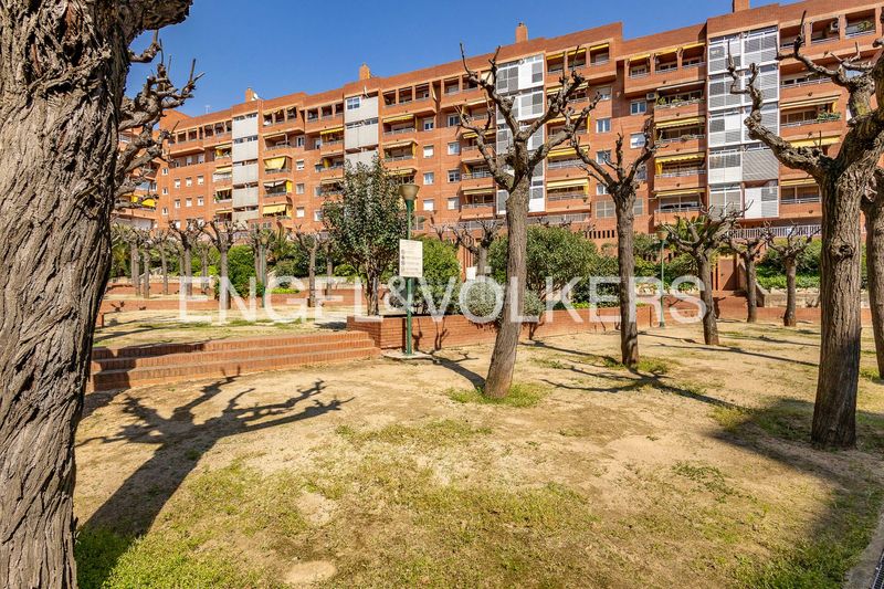 Foto 4cb2cb61-be3a-4e33-bbe0-6683686818cc. Pis amb calefacció aparcament a Sant Joan-TV3 Sant Joan Despí