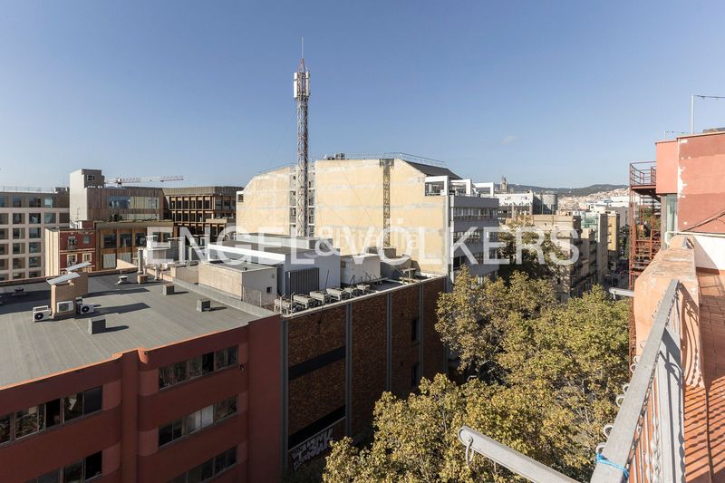 Foto f127992c-bb57-46ee-8085-9b3bf04e79b2. Pis amb calefacció a El Parc i la Llacuna del Poblenou Barcelona