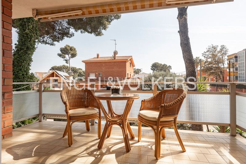 Foto 09074216-2ad1-4164-9bd4-14dd500a99c9. Casa amb calefacció aparcament piscina a Montmar Castelldefels